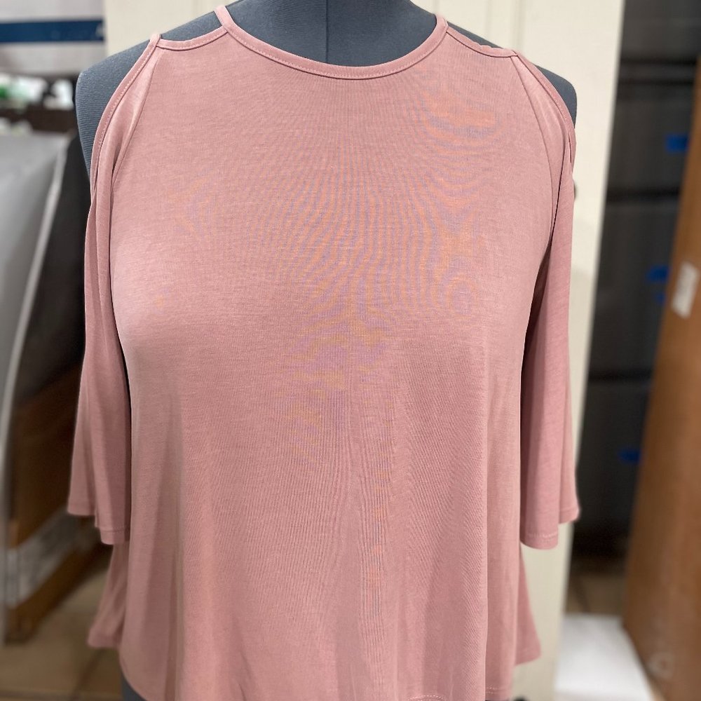 Women’s Lavender Field Pink Blouse Cold Shoulder Top Size Medium Relaxed